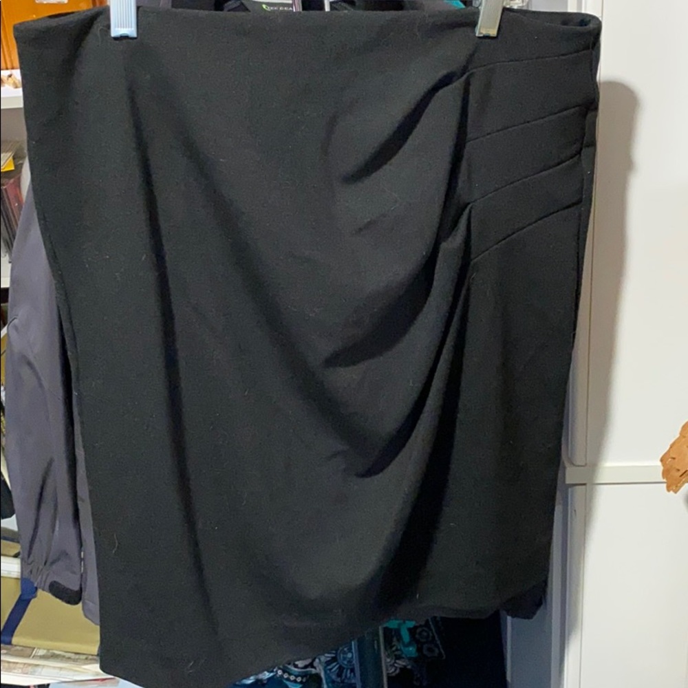 Women’s black NYCO Stretch skirt